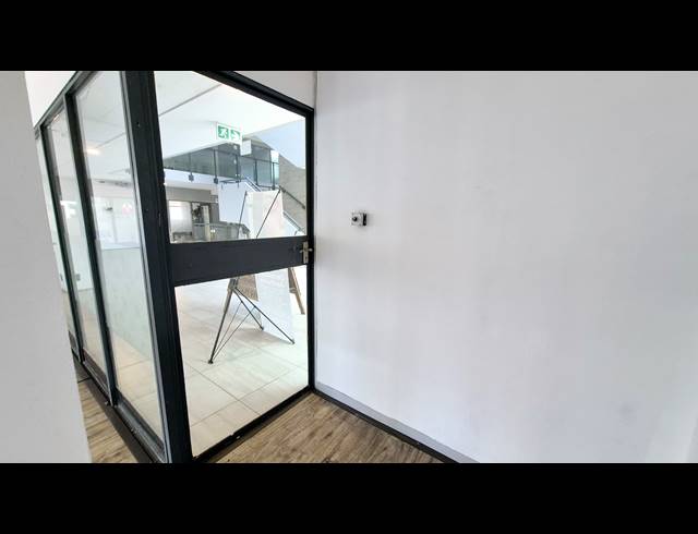 161M² OFFICE TO LET IN LYNNWOOD GLEN